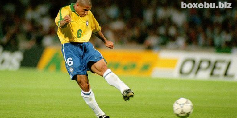 Roberto Carlos: Legenda Sepak Bola Brasil