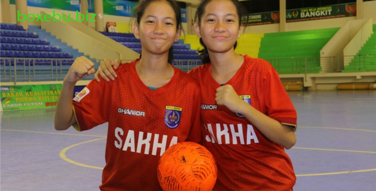 Duet Duo Kembar Salwa & Salma di Futsal Putri Harmoni