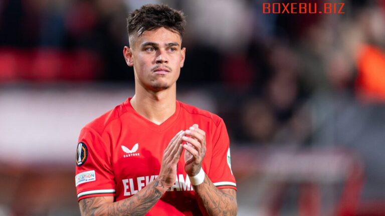 Profil dan Perjalanan Mees Hilgers Bersama FC Twente: Defender Muda yang Menjadi Andalan